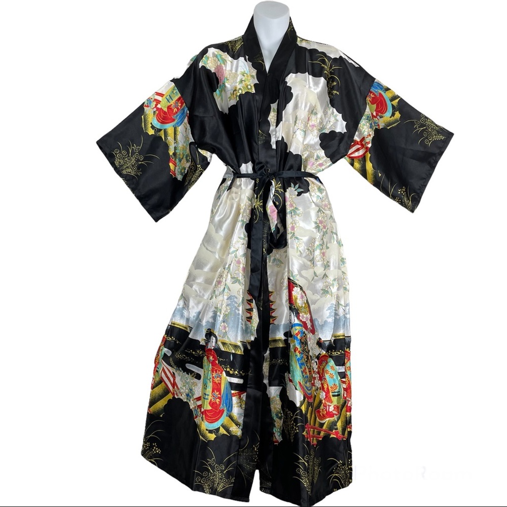 Silk-Feel Black & White Printed Kimono Robe with Belt